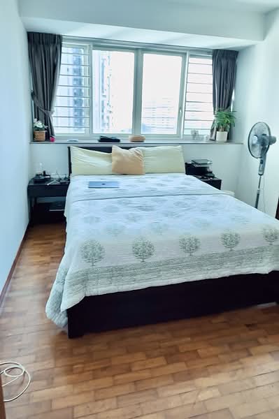 Queens, 16 Stirling Road, 3 Bedrooms, 1,194 sqft, Condominium For Sale, by Tiffany Chan, 500193423 - Bedroom - PropertyGuru.com.sg