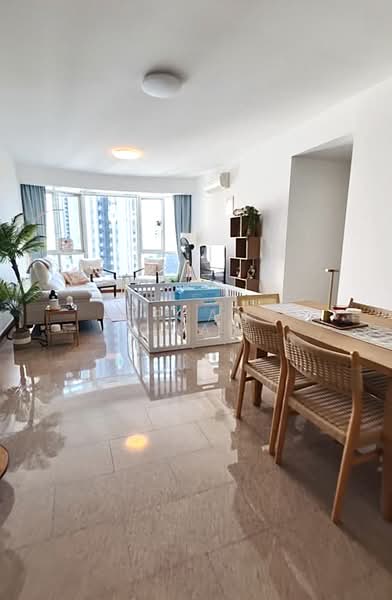 Queens, 16 Stirling Road, 3 Bedrooms, 1,194 sqft, Condominium For Sale, by Tiffany Chan, 500193423 - Living Room - PropertyGuru.com.sg