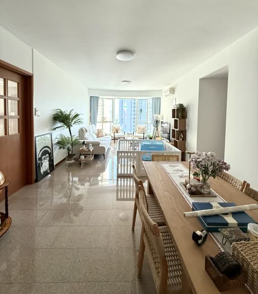 Queens, 16 Stirling Road, 3 Bedrooms, 1,194 sqft, Condominium For Sale, by Tiffany Chan, 500193423 - Living Room - PropertyGuru.com.sg