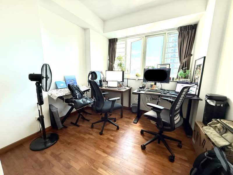 Queens, 16 Stirling Road, 3 Bedrooms, 1,194 sqft, Condominium For Sale, by Tiffany Chan, 500193423 - Study - PropertyGuru.com.sg