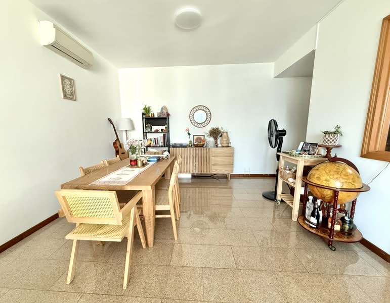 Queens, 16 Stirling Road, 3 Bedrooms, 1,194 sqft, Condominium For Sale, by Tiffany Chan, 500193423 - Dining Room - PropertyGuru.com.sg