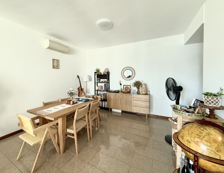 Queens, 16 Stirling Road, 3 Bedrooms, 1,194 sqft, Condominium For Sale, by Tiffany Chan, 500193423 - Dining Room - PropertyGuru.com.sg