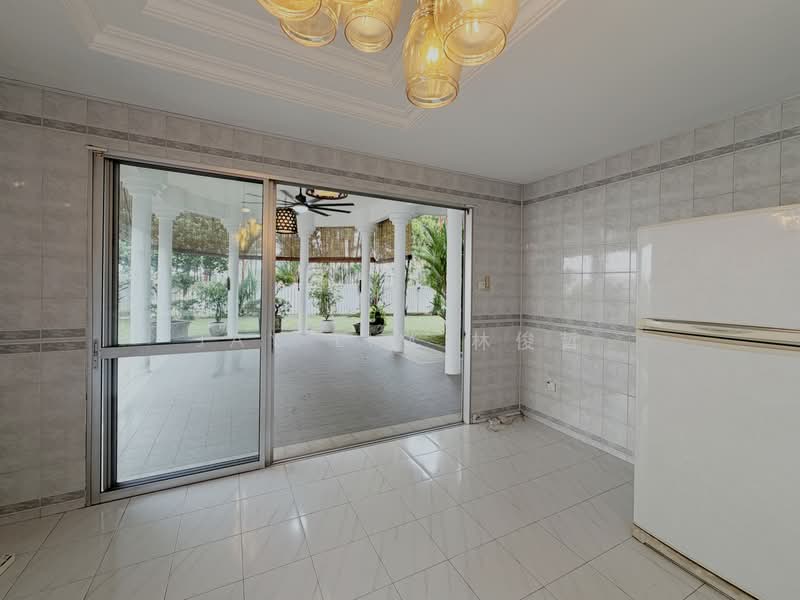 Bungalow in GCB Area along Bukit Timah Road, Convenient and Accessible. Quiet, Hua Guan / Binjai Park / Yarwood Avenue / Swiss Club Road, 6 Bedrooms, 6,888 sqft, Good Class Bungalow For Rent, by Jay Lim 林俊哲, 500193425 - Dining - PropertyGuru.com.sg