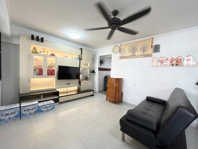 845 Woodlands Street 82, 845 Woodlands Street 82, 3 Bedrooms, 904 sqft, HDB Flat For Sale, by Jose Loh Zhenhao, 500193431 - Living Room - PropertyGuru.com.sg