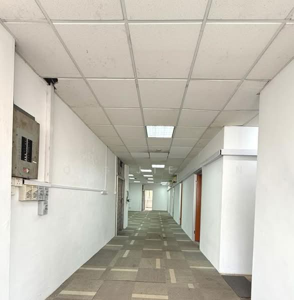 King George's Building, 320-352 King George's Avenue, 1,625 sqft, Light Industrial (B1) For Rent, by Hong Jie Tan, 500193436 - Corridor - CommercialGuru.com.sg