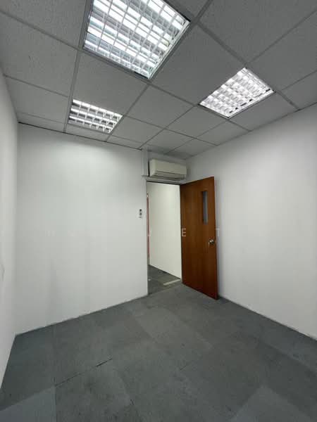 King George's Building, 320-352 King George's Avenue, 1,625 sqft, Light Industrial (B1) For Rent, by Hong Jie Tan, 500193436 - Interior - CommercialGuru.com.sg