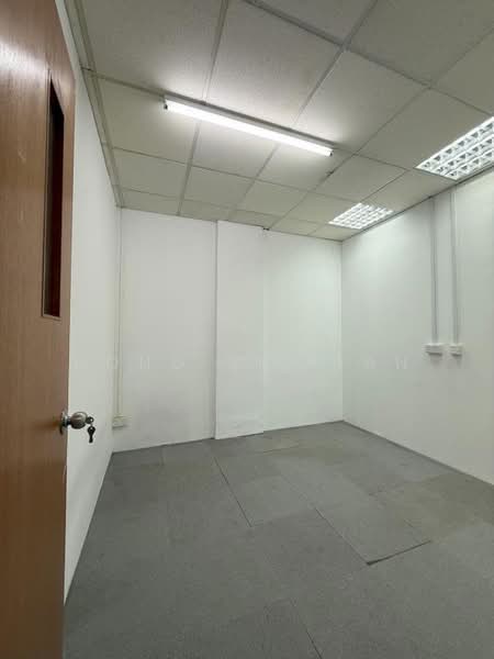 King George's Building, 320-352 King George's Avenue, 1,625 sqft, Light Industrial (B1) For Rent, by Hong Jie Tan, 500193436 - Interior - CommercialGuru.com.sg