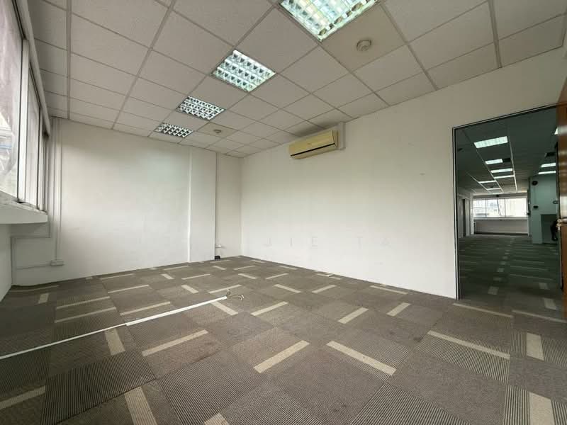 King George's Building, 320-352 King George's Avenue, 1,625 sqft, Light Industrial (B1) For Rent, by Hong Jie Tan, 500193436 - Interior - CommercialGuru.com.sg
