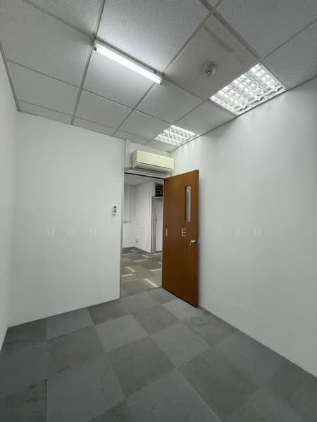 King George's Building, 320-352 King George's Avenue, 1,625 sqft, Light Industrial (B1) For Rent, by Hong Jie Tan, 500193436 - Interior - CommercialGuru.com.sg