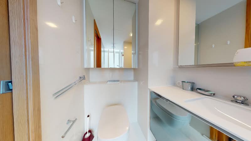 76 Shenton, 76 Shenton Way, 1 Bedroom, 592 sqft, Apartment For Rent, by Joseph Khoo, 500193459 - Bathroom - PropertyGuru.com.sg