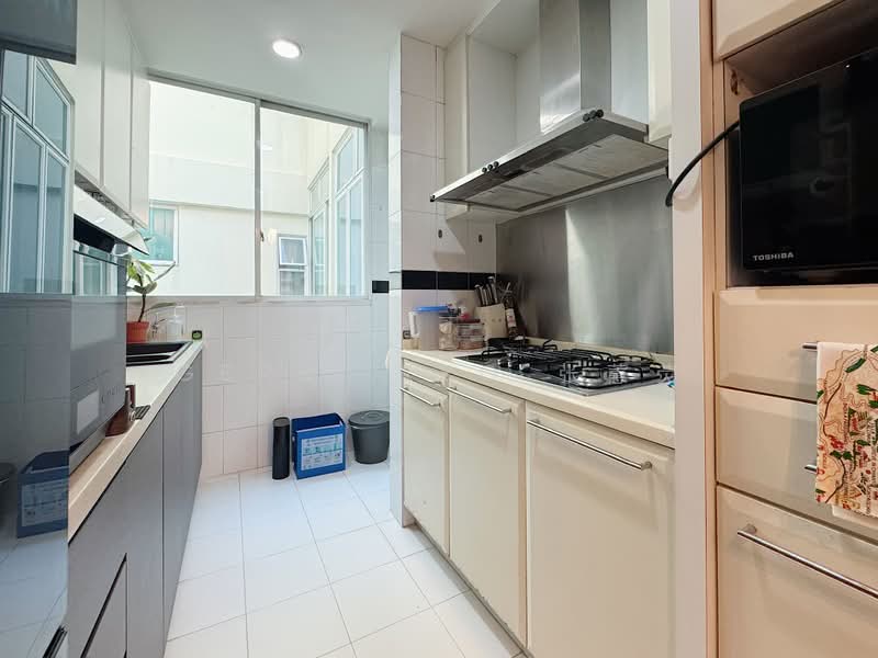 Tanjong Ria Condominium, 121 Tanjong Rhu Road, 2 Bedrooms, 808 sqft, Condominium For Sale, by Gerri Teo 张蕙荧, 500193461 - Enclosed Kitchen - PropertyGuru.com.sg