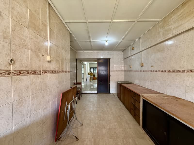 349 Jurong East Avenue 1, 349 Jurong East Avenue 1, 2 Bedrooms, 936 sqft, HDB Flat For Sale, by Darren Chua 蔡忠良, 500193468 - Kitchen - PropertyGuru.com.sg