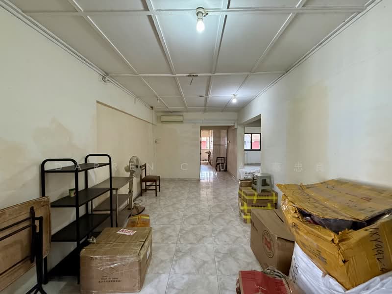 349 Jurong East Avenue 1, 349 Jurong East Avenue 1, 2 Bedrooms, 936 sqft, HDB Flat For Sale, by Darren Chua 蔡忠良, 500193468 - Living Room - PropertyGuru.com.sg