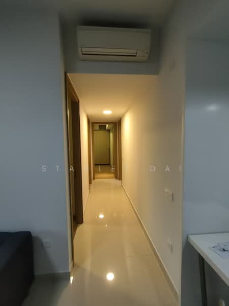 Coco Palms, 21 Pasir Ris Grove, 3 Bedrooms, 904 sqft, Condominium For Rent, by Stanley Dai, 500193475 - Corridor - PropertyGuru.com.sg