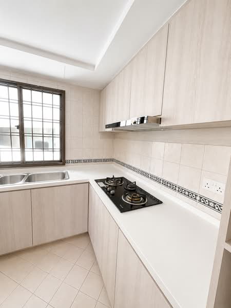 The Springbloom, 145 Serangoon Avenue 3, 2 Bedrooms, 893 sqft, Condominium For Sale, by Ben Lim, 500193484 - Kitchen - PropertyGuru.com.sg