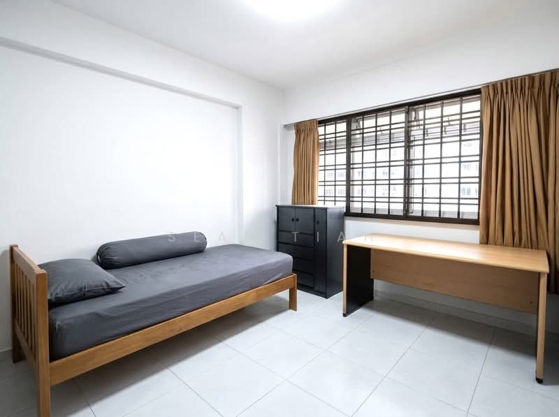 880 Woodlands Street 82, 880 Woodlands Street 82, 3 Bedrooms, 1,130 sqft, HDB Flat For Sale, by Sean Tiah, 500193486 - Bedroom - PropertyGuru.com.sg