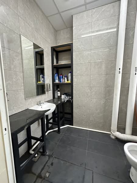 REVV, 1 Corporation Drive, 1,755 sqft, Factory / Workshop (B2) For Rent, by Sherry Yeo, 500193498 - Bathroom - CommercialGuru.com.sg