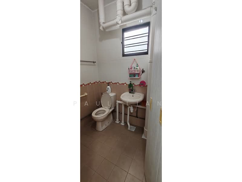 688 Hougang Street 61, 688 Hougang Street 61, 2 Bedrooms, 796 sqft, HDB Flat For Rent, by Paul Lian, 500193504 - Bathroom - PropertyGuru.com.sg