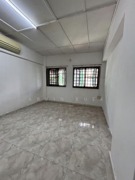 349 Jurong East Avenue 1, 349 Jurong East Avenue 1, 2 Bedrooms, 936 sqft, HDB Flat For Sale, by Arvin Kuek, 500193506 - Interior - PropertyGuru.com.sg