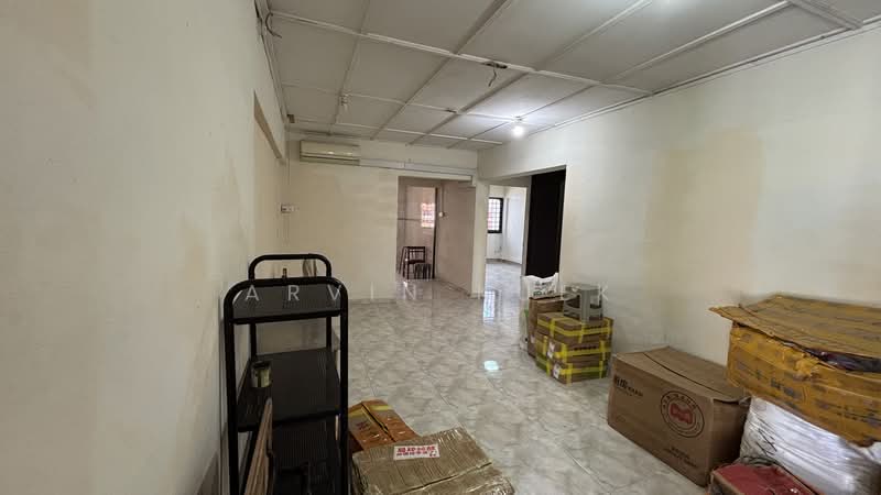 349 Jurong East Avenue 1, 349 Jurong East Avenue 1, 2 Bedrooms, 936 sqft, HDB Flat For Sale, by Arvin Kuek, 500193506 - Living Room - PropertyGuru.com.sg