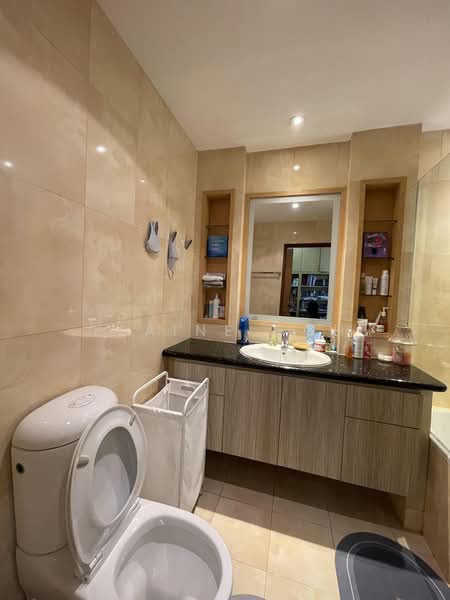 Horizon Towers, 15 Leonie Hill Road, 4 Bedrooms, 2,580 sqft, Condominium For Sale, by Elaine Goh, 500193509 - Bathroom - PropertyGuru.com.sg