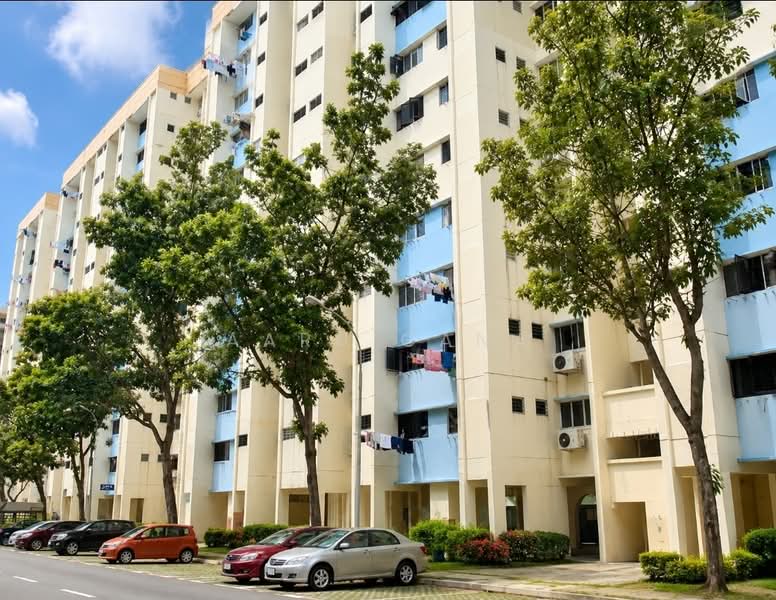 627 Yishun Street 61, 627 Yishun Street 61, 3 Bedrooms, 1,110 sqft, HDB Flat For Sale, by Aaru Gana, 500193512 - Exterior - PropertyGuru.com.sg