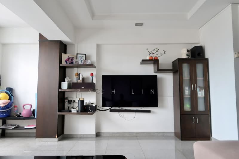 470 Jurong West Street 41, 470 Jurong West Street 41, 3 Bedrooms, 1,604 sqft, HDB Flat For Sale, by Zach Lin, 500193517 - Living Room - PropertyGuru.com.sg