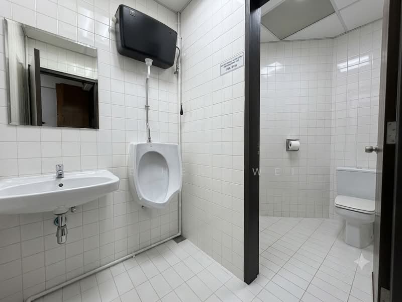 Kensington Park, Kensington Park Drive, Hougang / Punggol / Sengkang, 700 sqft, Office For Rent, by Lee Heng Wei, 500193523 - Bathroom - CommercialGuru.com.sg
