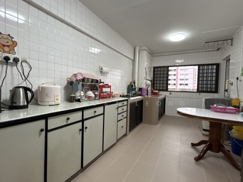 106 Yishun Ring Road, 106 Yishun Ring Road, 2 Bedrooms, 882 sqft, HDB Flat For Sale, by Melissa Leong, 500193525 - Kitchen - PropertyGuru.com.sg
