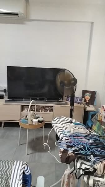 69 Lorong 4 Toa Payoh, 69 Lorong 4 Toa Payoh, 1 Bedroom, 667 sqft, HDB Flat For Sale, by Elyn Goh, 500193526 - Living Room - PropertyGuru.com.sg