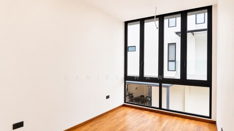 ⭐️⭐️LANDED7772@ Ready Brand New Corner Terrace Near Bayshore, Limau Park. Call 9321 7772 to view, 5 Bedrooms, 5,565 sqft, Corner Terrace For Sale, by Daniel Haw, 500193538 - PropertyGuru.com.sg