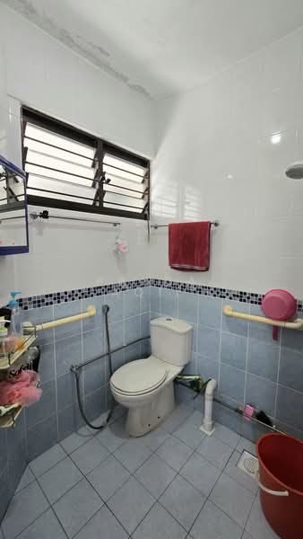 12 Pine Close, 12 Pine Close, Room Rental, 100 sqft, HDB Flat For Rent, by Panda Aqil, 500193557 - Bathroom - PropertyGuru.com.sg