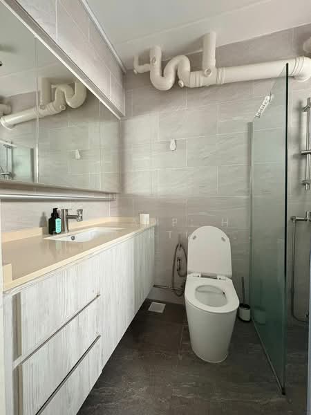 122C Sengkang East Way, 122C Sengkang East Way, Room Rental, 195 sqft, HDB Flat For Rent, by PAULINE MARIE LIM AI HSIA, 500193559 - Bathroom - PropertyGuru.com.sg