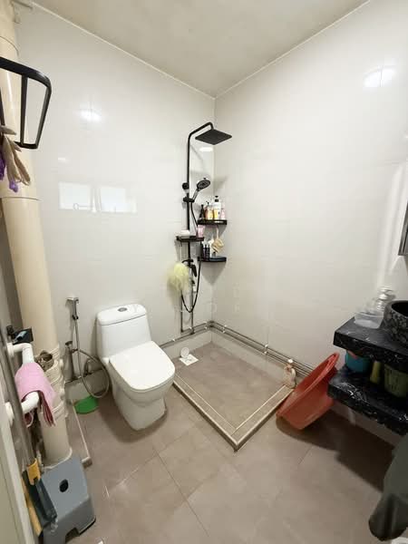 352 Yishun Ring Road, 352 Yishun Ring Road, 3 Bedrooms, 1,571 sqft, HDB Flat For Sale, by Rusydi Yusoff, 500193575 - Bathroom - PropertyGuru.com.sg