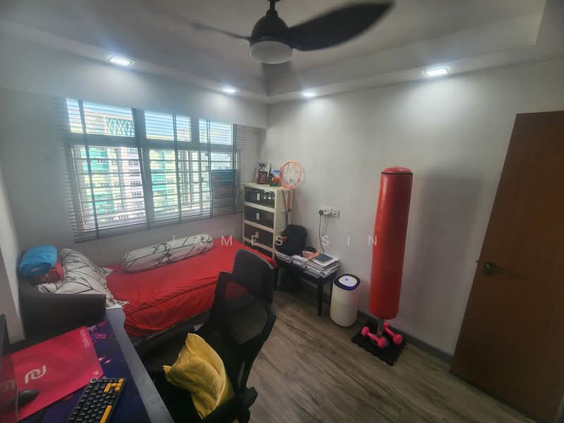 317A Yishun Greenwalk, 317A Yishun Avenue 9, 3 Bedrooms, 990 sqft, HDB Flat For Sale, by James Sin, 500193588 - Bedroom - PropertyGuru.com.sg