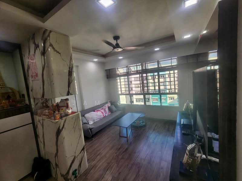 317A Yishun Greenwalk, 317A Yishun Avenue 9, 3 Bedrooms, 990 sqft, HDB Flat For Sale, by James Sin, 500193588 - Living Room - PropertyGuru.com.sg