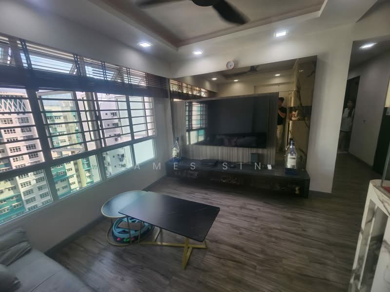 317A Yishun Greenwalk, 317A Yishun Avenue 9, 3 Bedrooms, 990 sqft, HDB Flat For Sale, by James Sin, 500193588 - Living Room - PropertyGuru.com.sg