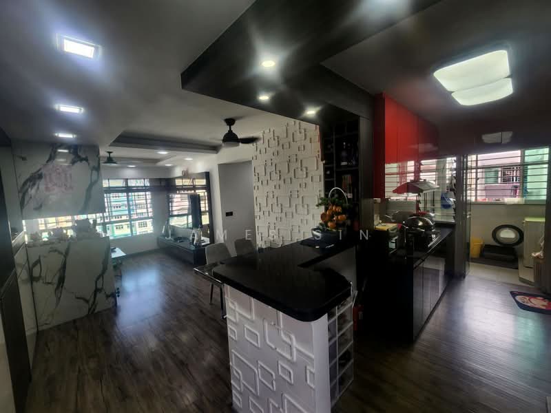 317A Yishun Greenwalk, 317A Yishun Avenue 9, 3 Bedrooms, 990 sqft, HDB Flat For Sale, by James Sin, 500193588 - Living Room - PropertyGuru.com.sg