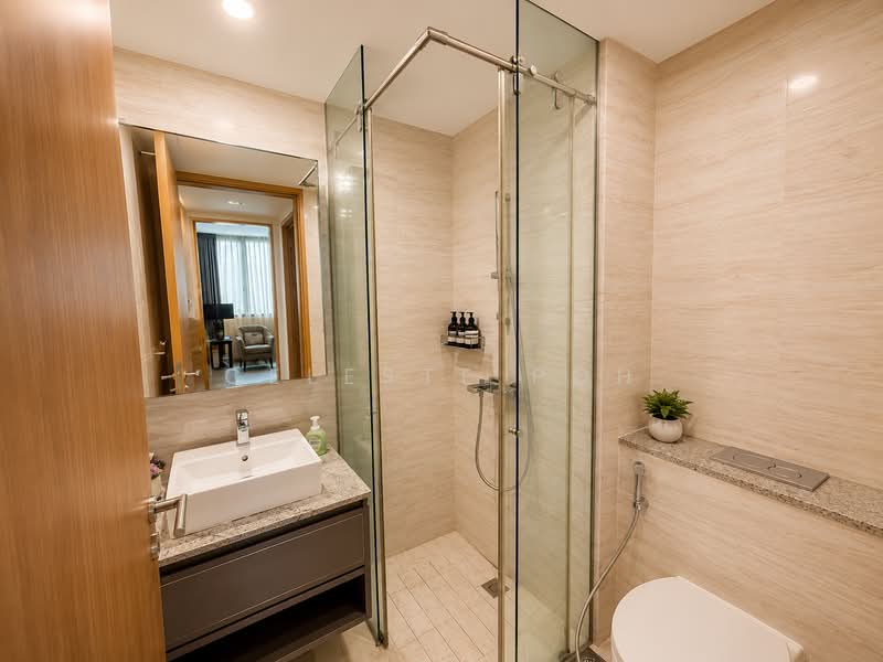 Goodwood Grand, 16 Balmoral Road, 2 Bedrooms, 775 sqft, Condominium For Sale, by Celeste Poh, 500193591 - Bathroom - PropertyGuru.com.sg