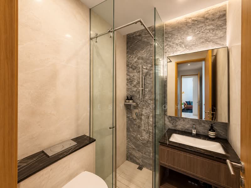 Goodwood Grand, 16 Balmoral Road, 2 Bedrooms, 775 sqft, Condominium For Sale, by Celeste Poh, 500193591 - Bathroom - PropertyGuru.com.sg