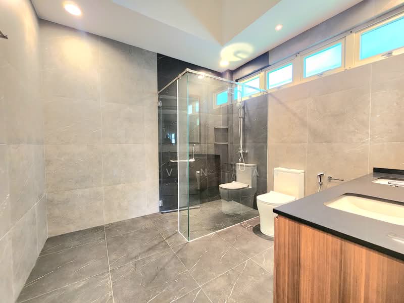 Ettrick Terrace, , 6 Bedrooms, 5,200 sqft, Semi-Detached House For Rent, by Kelvin Tan, 500193595 - Bathroom - PropertyGuru.com.sg