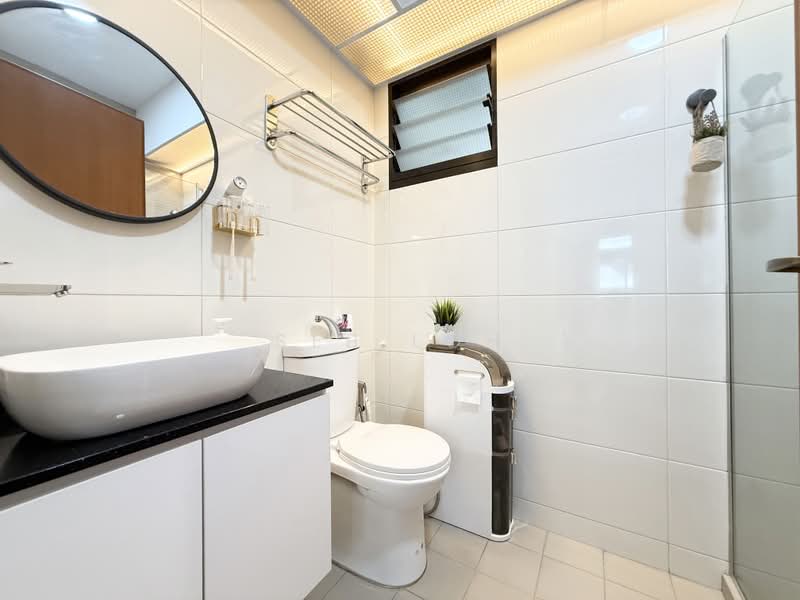 131A Canberra Crescent, 131A Canberra Crescent, 3 Bedrooms, 990 sqft, HDB Flat For Sale, by Seb Loh, 500193622 - Bathroom - PropertyGuru.com.sg