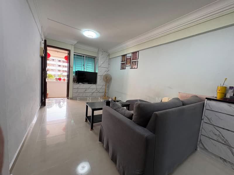 456 Ang Mo Kio Avenue 10, 456 Ang Mo Kio Avenue 10, 2 Bedrooms, 807 sqft, HDB Flat For Sale, by Dennis Lim, 500193625 - Living Room - PropertyGuru.com.sg