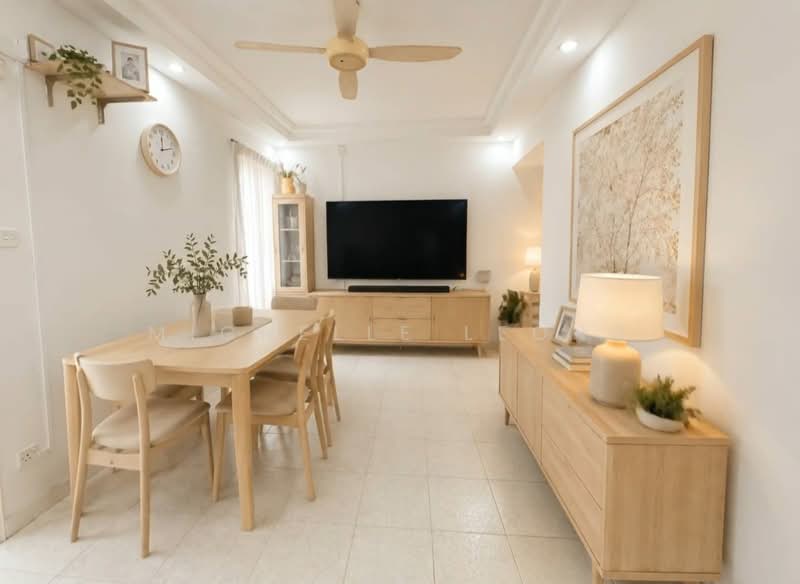 Bullion Park, 160 Lentor Loop, 3 Bedrooms, 1,259 sqft, Condominium For Sale, by Michelle Leong, 500193626 - Living Room - PropertyGuru.com.sg