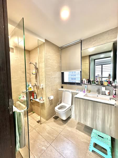 The Clement Canopy, 18 Clementi Avenue 1, 3 Bedrooms, 990 sqft, Condominium For Sale, by Jonathan Phay, 500193631 - Common Bathroom - PropertyGuru.com.sg