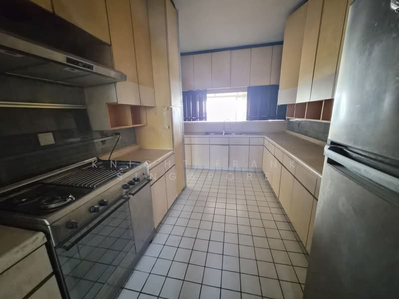 Ridgewood Condominium, 61 Mount Sinai Drive, 4 Bedrooms, 1,873 sqft, Condominium For Sale, by NICOLE LEE, 500193638 - Kitchen - PropertyGuru.com.sg