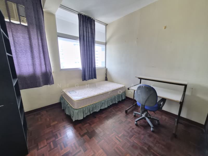 Ridgewood Condominium, 61 Mount Sinai Drive, 4 Bedrooms, 1,873 sqft, Condominium For Sale, by NICOLE LEE, 500193638 - Bedroom - PropertyGuru.com.sg