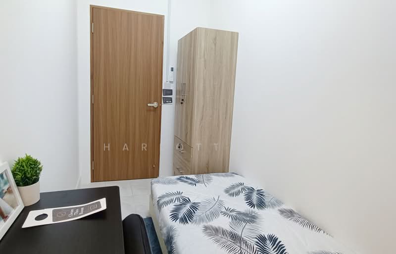 Visioncrest, 33 Oxley Rise, Room Rental, 100 sqft, Condominium For Rent, by Charlotte Lin, 500193645 - Bedroom - PropertyGuru.com.sg