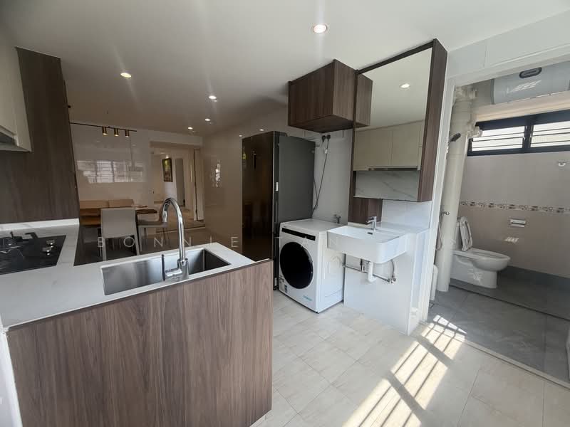 364 Clementi Avenue 2, 364 Clementi Avenue 2, 2 Bedrooms, 720 sqft, HDB Flat For Rent, by Bonnie Tan 陈慧玲, 500193655 - Kitchen - PropertyGuru.com.sg
