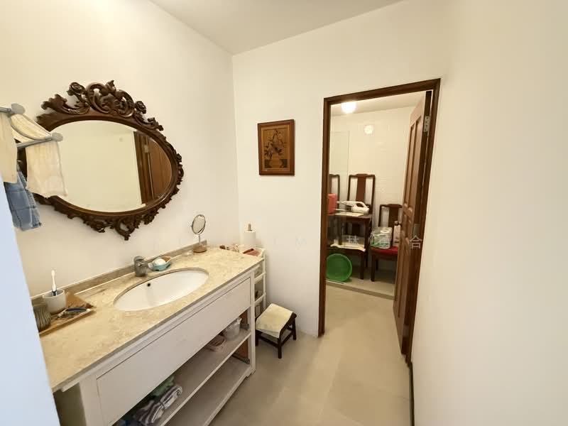 Ridgewood Condominium, 3 Ridgewood Close, 2 Bedrooms, 1,206 sqft, Condominium For Sale, by Eric Lim 林勇合, 500193656 - Bathroom - PropertyGuru.com.sg